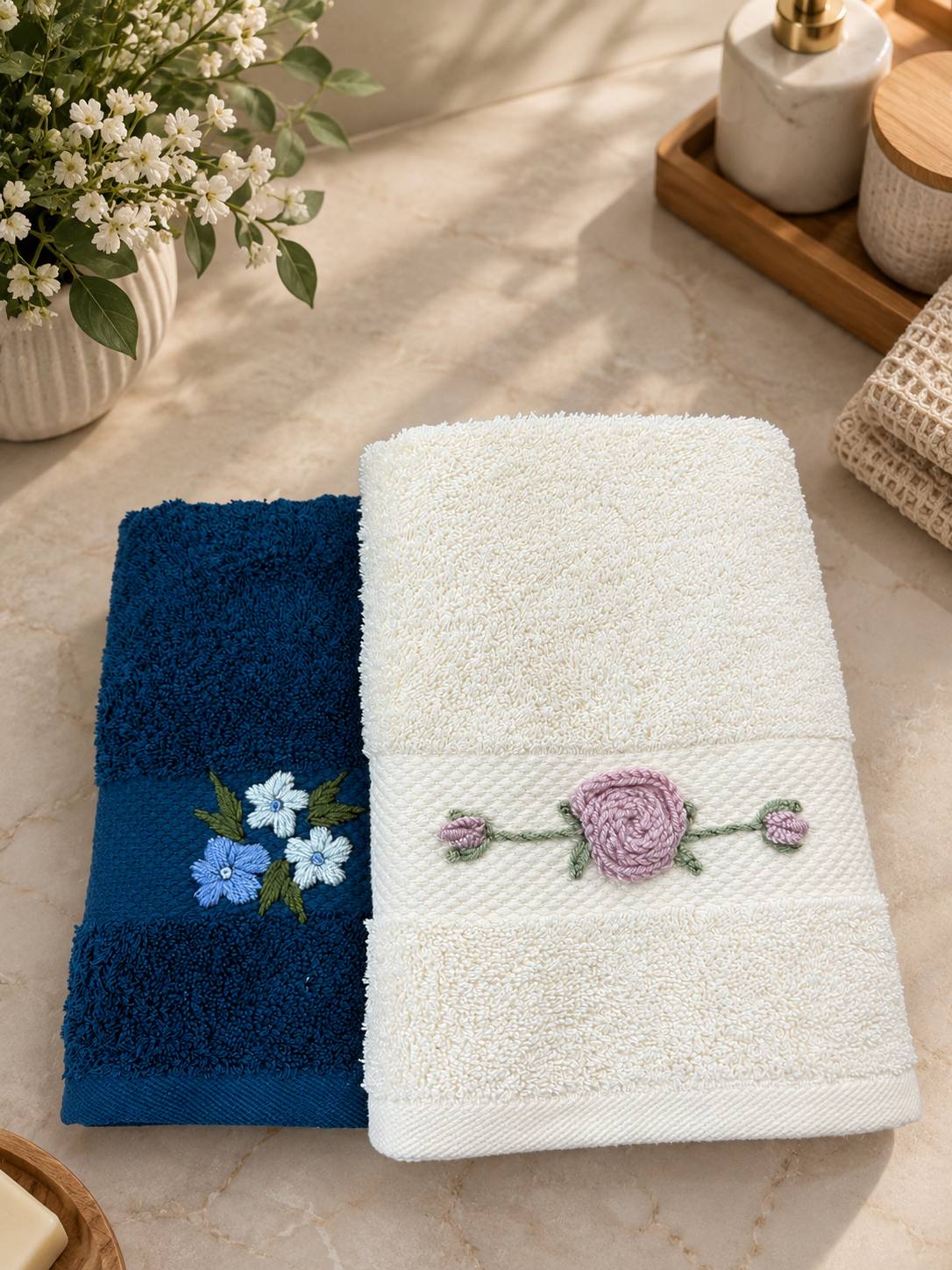 Blue  and off-white Dubai handmade embroidered cotton towel set